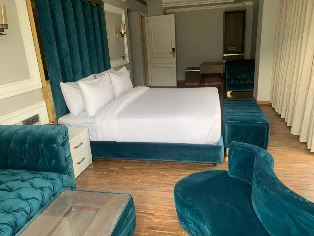 Claret Inn & Suites - ดัลเฮาซี ภายนอก รูปภาพ