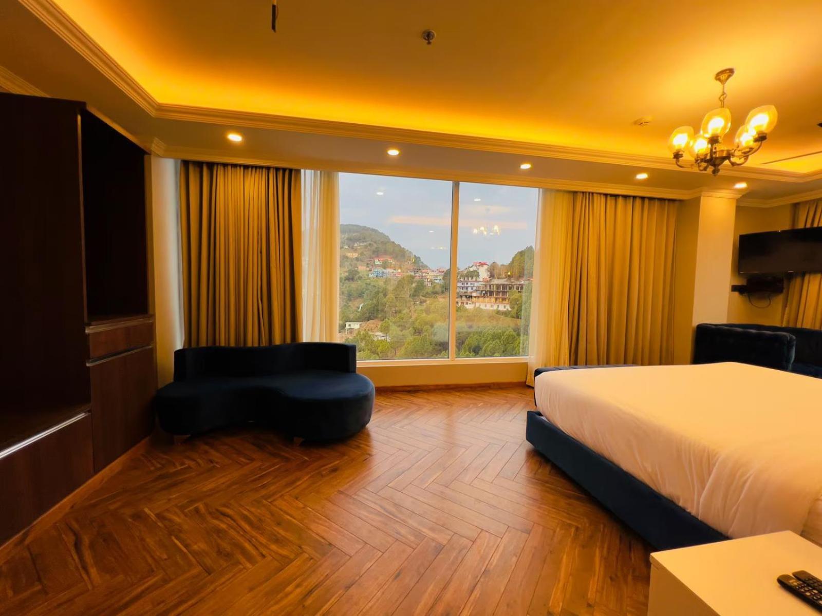 Claret Inn & Suites - ดัลเฮาซี ภายนอก รูปภาพ